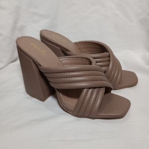 Pink Lily Sandals. Size 10. New